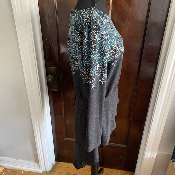 New NWT BCBG Maxazria Eugenie High Low Scroll Print Blouse MEDIUM Georgette Top - Picture 7 of 14